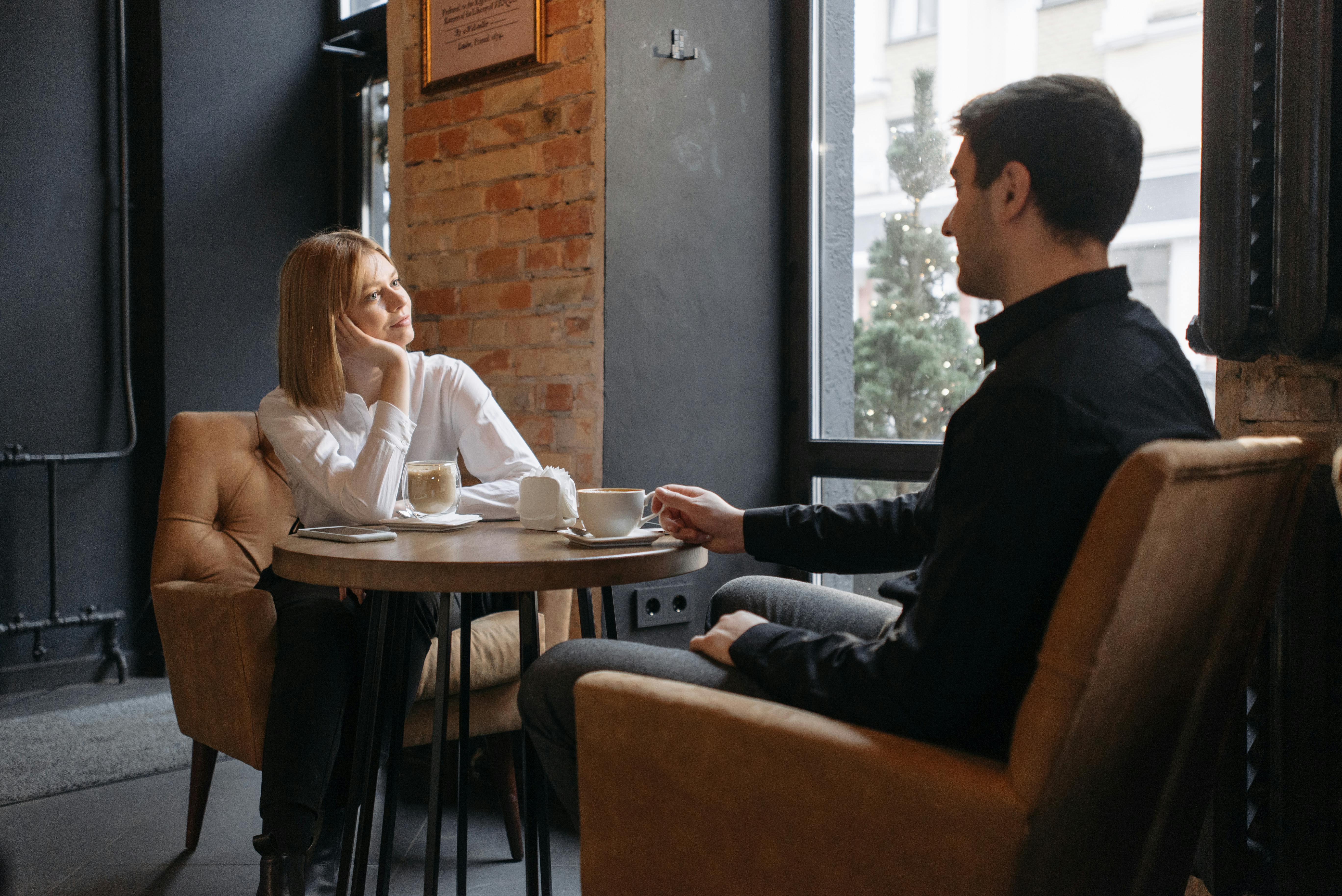 Conversación en inglés entre dos colegas